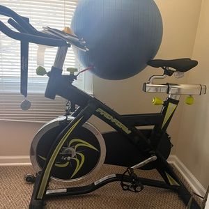 Meet your Posher, Pamela